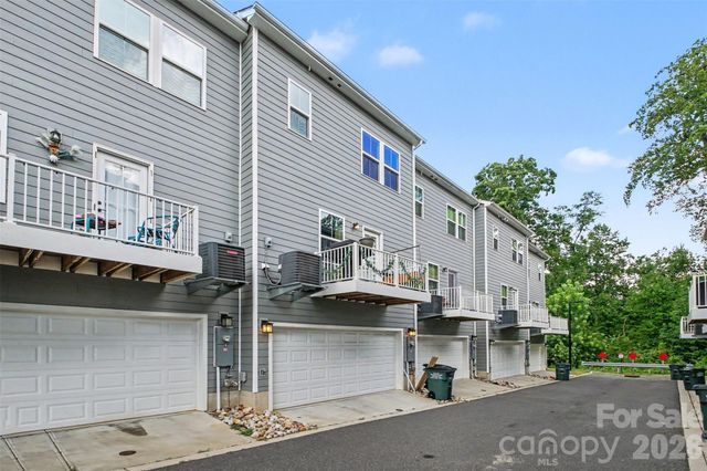 4518 Valley Walk Drive, Charlotte, NC 28216