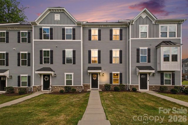 4518 Valley Walk Drive, Charlotte, NC 28216