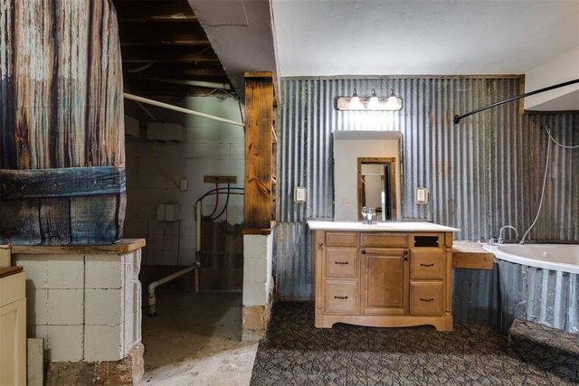 4000 N Country Club Road, Newcastle, OK 73065