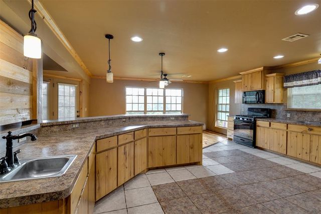 4000 N Country Club Road, Newcastle, OK 73065