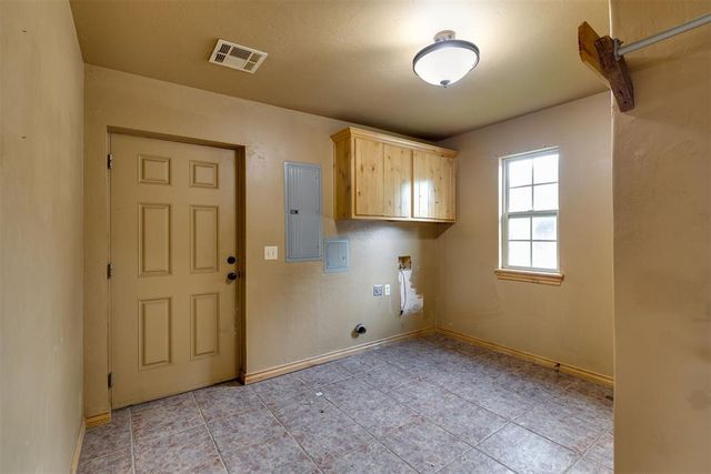 4000 N Country Club Road, Newcastle, OK 73065