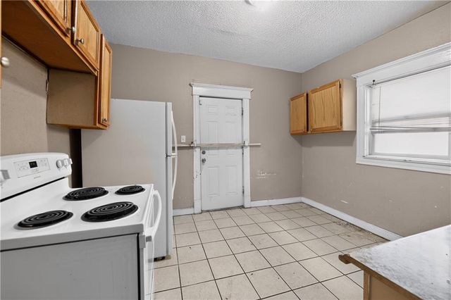 2019 E 35th Street, Kansas City, MO 64109