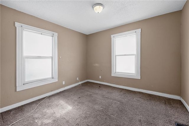 2019 E 35th Street, Kansas City, MO 64109
