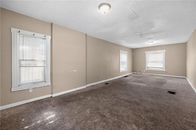 2019 E 35th Street, Kansas City, MO 64109