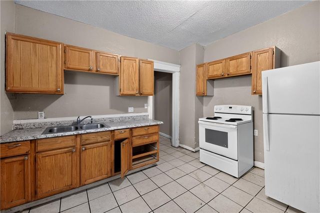 2019 E 35th Street, Kansas City, MO 64109