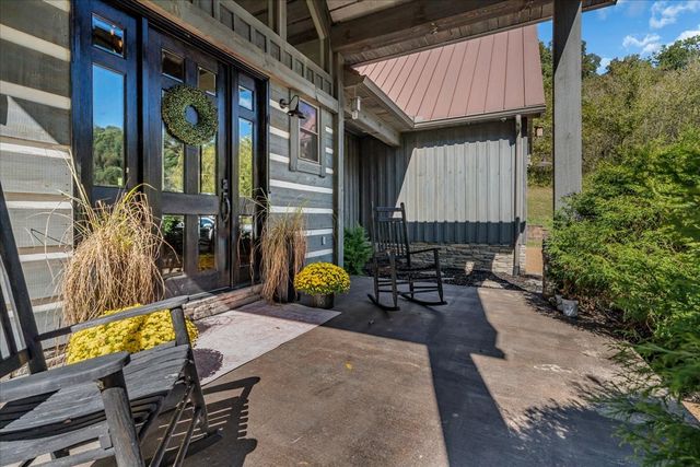 317 Little Creek Rd, Pleasant Shade, TN 37145