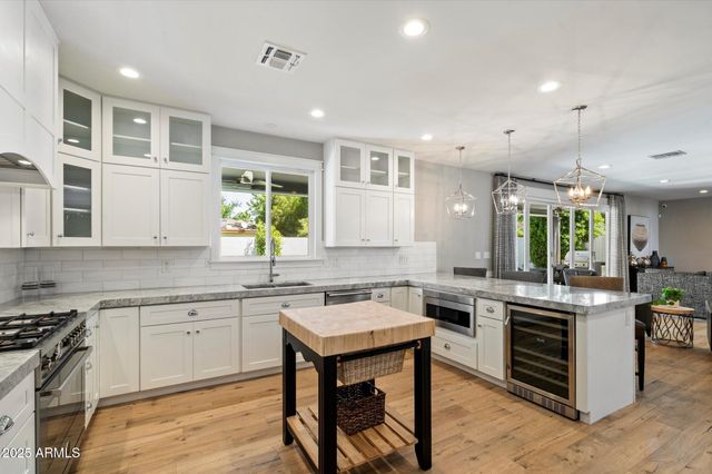 3810 E Devonshire Avenue, Phoenix, AZ 85018