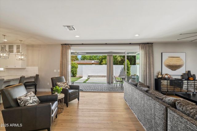 3810 E Devonshire Avenue, Phoenix, AZ 85018