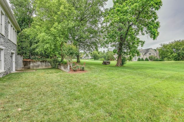 5 Camel Back Ct, Brentwood, TN 37027