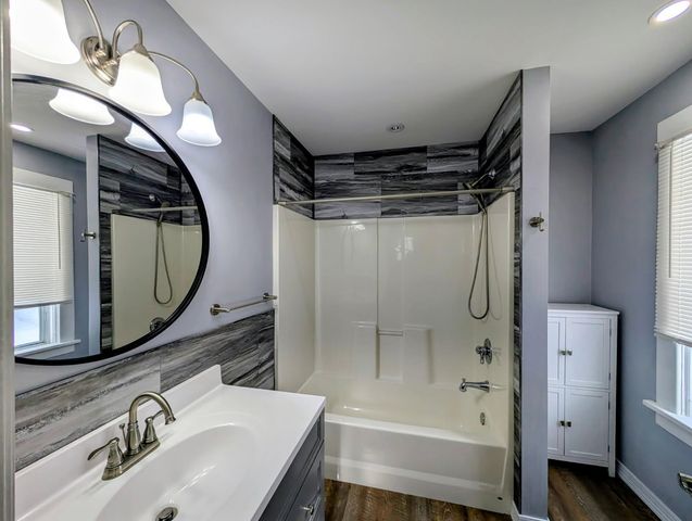 214 S 5th Street, Montevideo, MN 56265