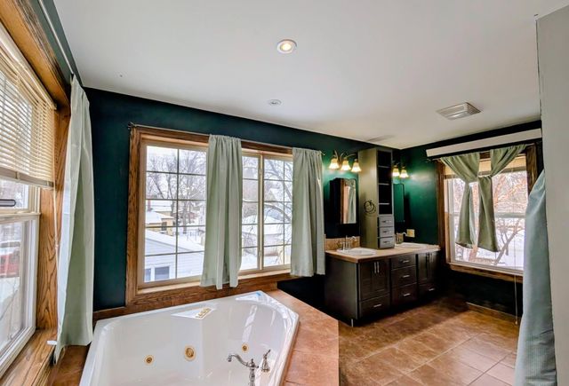 214 S 5th Street, Montevideo, MN 56265