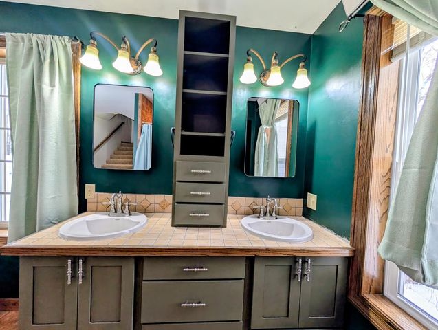 214 S 5th Street, Montevideo, MN 56265