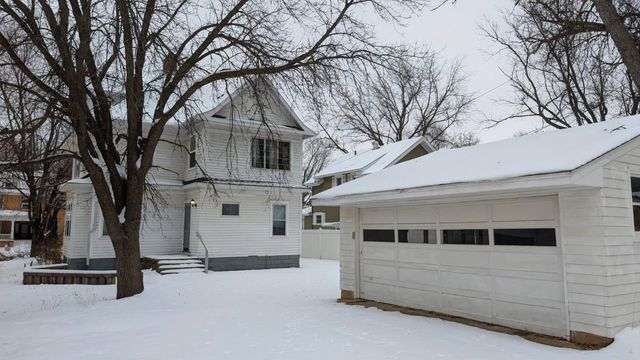 214 S 5th Street, Montevideo, MN 56265