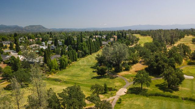 1538 St Andrews Dr, Redding, CA 96003