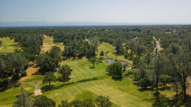 1538 St Andrews Dr, Redding, CA 96003