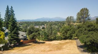 1538 St Andrews Dr, Redding, CA 96003