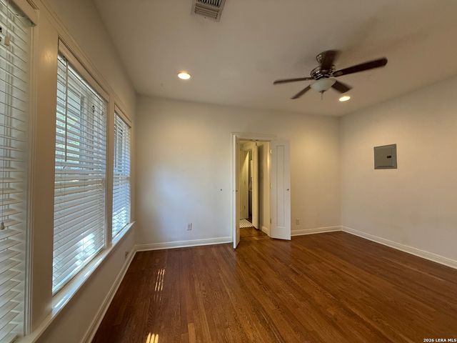 270 E ROSEWOOD AVE, San Antonio, TX 78212