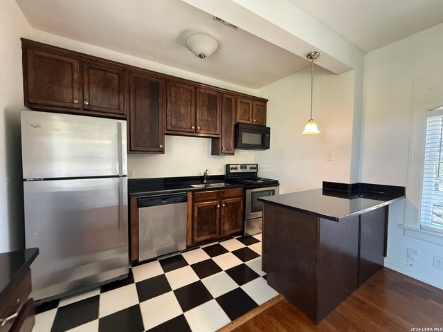 270 E ROSEWOOD AVE, San Antonio, TX 78212