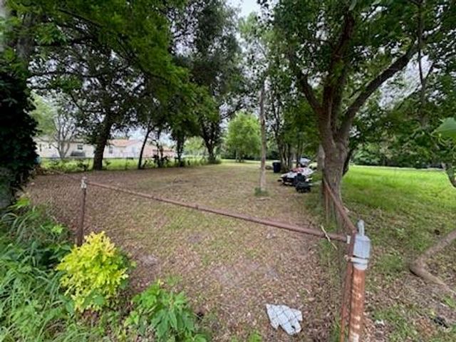 318 2nd Avenue N, Texas City, TX 77590
