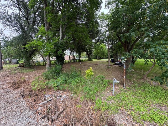 318 2nd Avenue N, Texas City, TX 77590