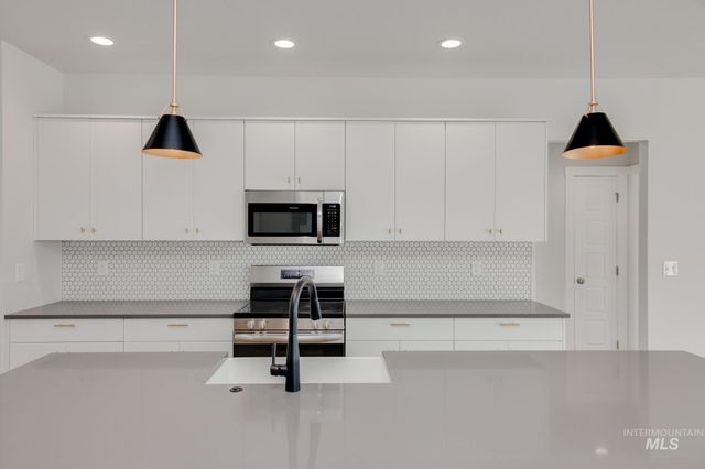 13694 Oliver Street, Caldwell, ID 83607