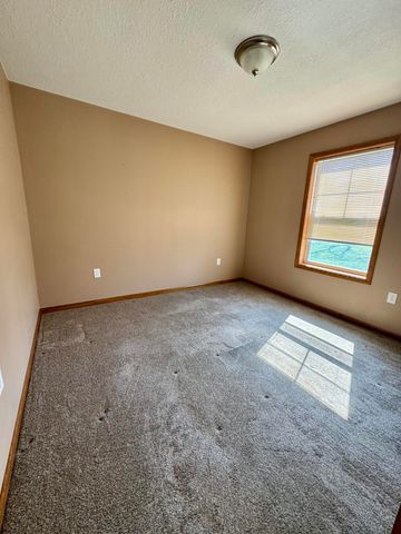 506 W SINGLETON ST, Centralia, MO 65240