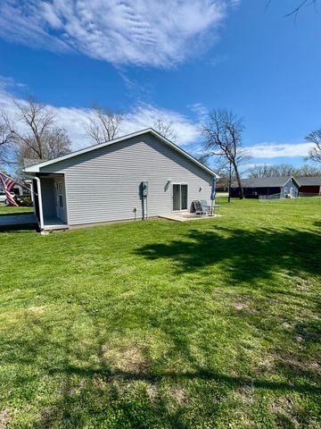 506 W SINGLETON ST, Centralia, MO 65240