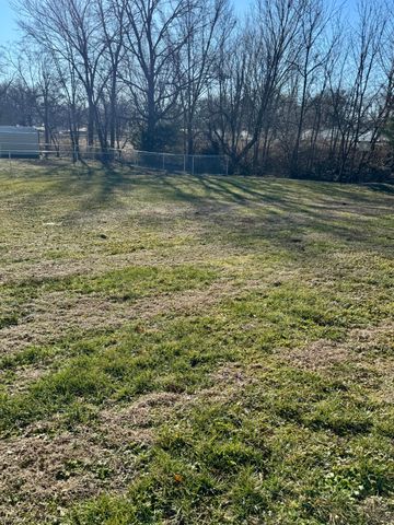 506 W SINGLETON ST, Centralia, MO 65240