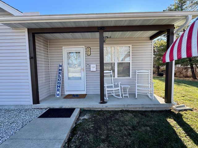 506 W SINGLETON ST, Centralia, MO 65240