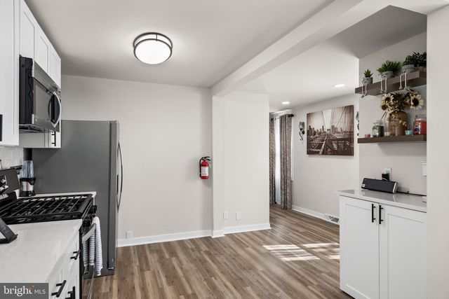 42 E 6TH AVE, Pine Hill, NJ 08021