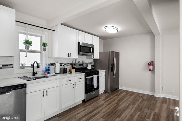 42 E 6TH AVE, Pine Hill, NJ 08021