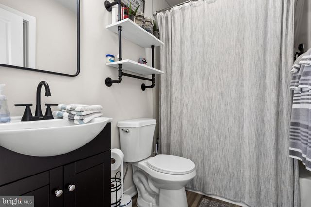 42 E 6TH AVE, Pine Hill, NJ 08021