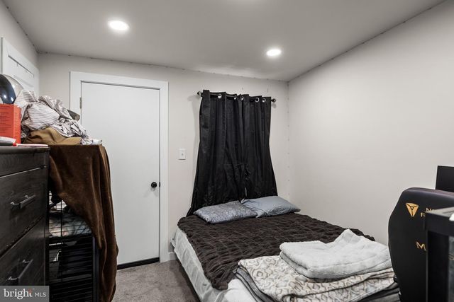 42 E 6TH AVE, Pine Hill, NJ 08021