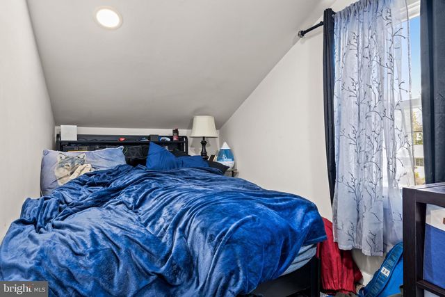 42 E 6TH AVE, Pine Hill, NJ 08021