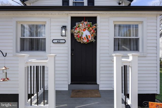 42 E 6TH AVE, Pine Hill, NJ 08021