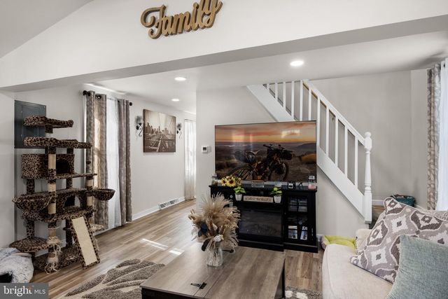 42 E 6TH AVE, Pine Hill, NJ 08021