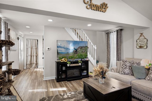 42 E 6TH AVE, Pine Hill, NJ 08021