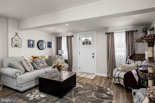 42 E 6TH AVE, Pine Hill, NJ 08021