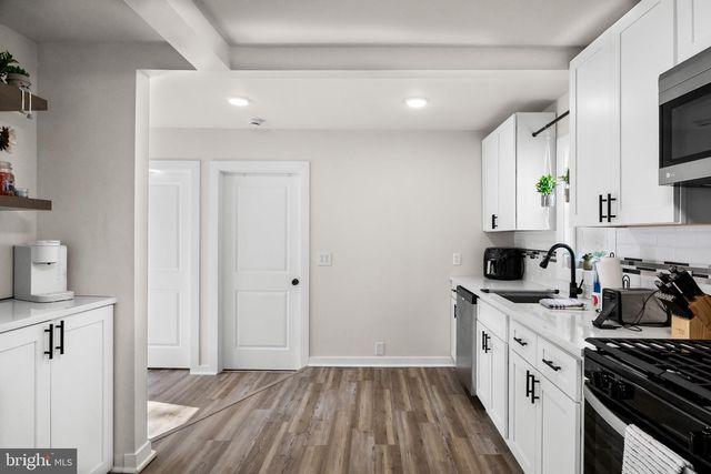 42 E 6TH AVE, Pine Hill, NJ 08021