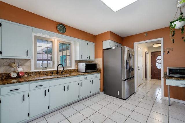 2458 Seminary Avenue, Des Plaines, IL 60016