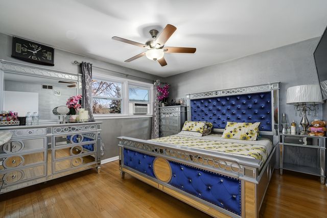 2458 Seminary Avenue, Des Plaines, IL 60016