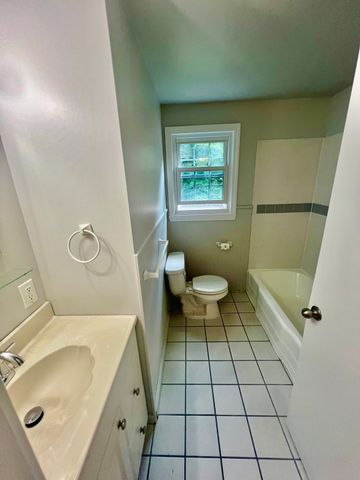 9 Brooks Road 9, Sudbury, MA 01776