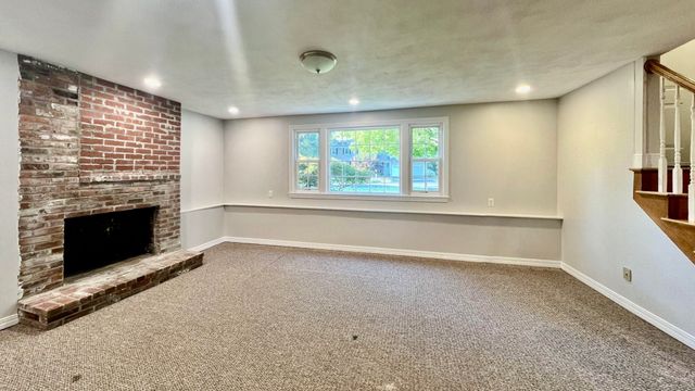 9 Brooks Road 9, Sudbury, MA 01776