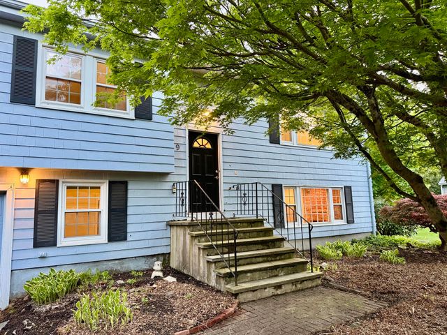 9 Brooks Road 9, Sudbury, MA 01776