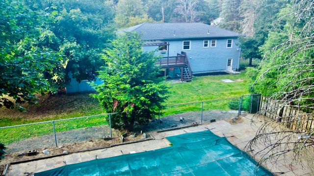 9 Brooks Road 9, Sudbury, MA 01776