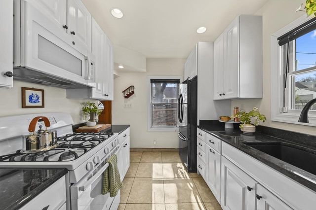 2877 S 46th STREET, Milwaukee, WI 53219