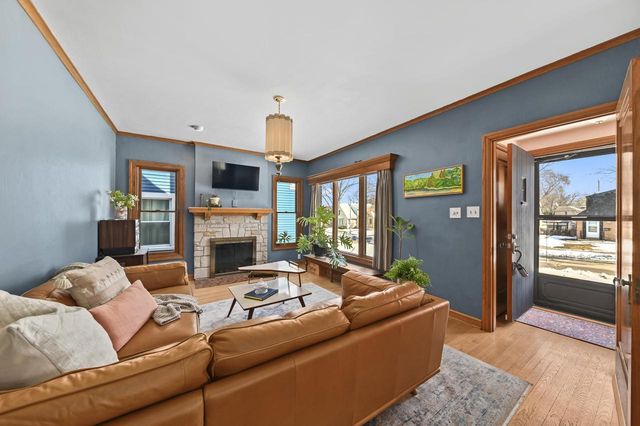 2877 S 46th STREET, Milwaukee, WI 53219