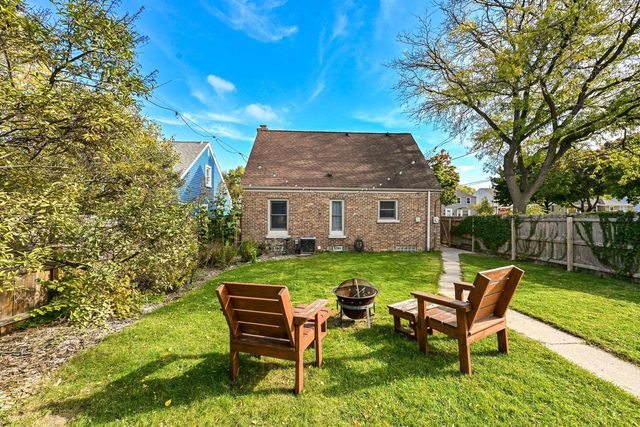 2877 S 46th STREET, Milwaukee, WI 53219