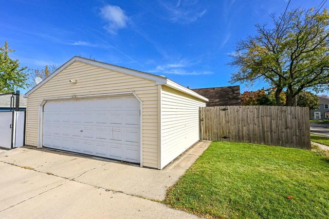 2877 S 46th STREET, Milwaukee, WI 53219