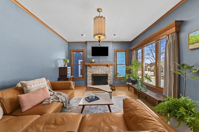 2877 S 46th STREET, Milwaukee, WI 53219